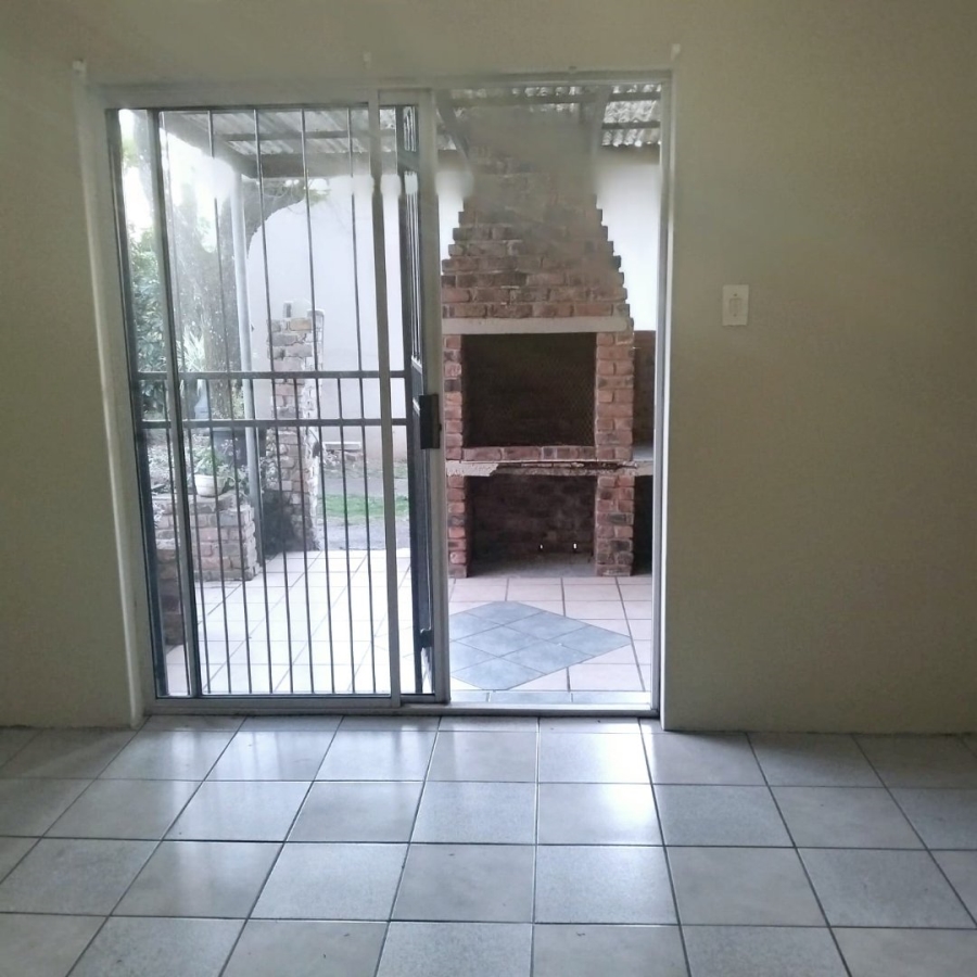 5 Bedroom Property for Sale in Greenfields Eastern Cape